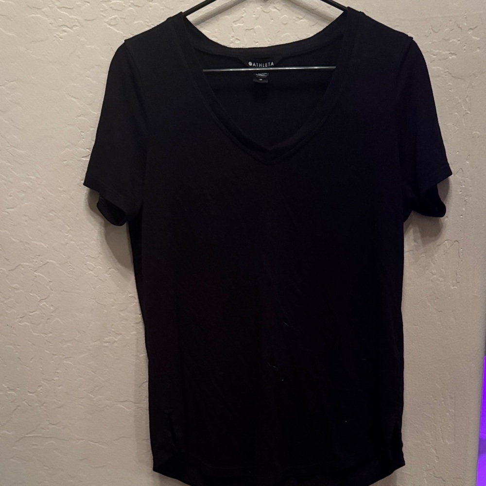 Athleta Black Short Sleeve V-Neck Tee / R39
